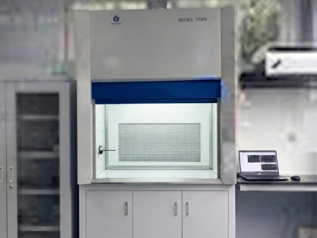 Thử nghiệm tủ hút